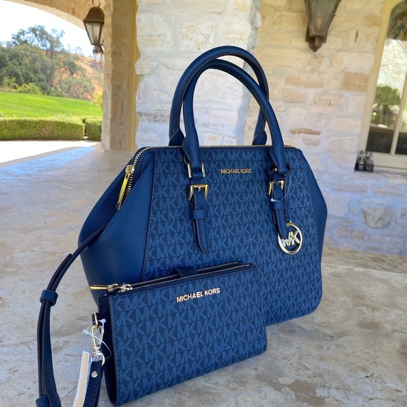 Michael Kors Charlotte Signature Satchel&wallet - Picture 2 of 14